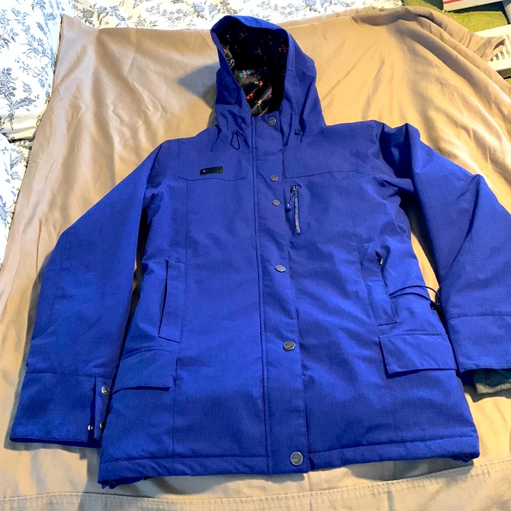 Ski jacket. Great shape. No holes or flaws. Non smoking, one owner.